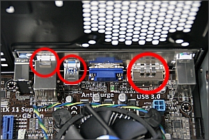 自作PCの作り方の写真15。初心者の場合板バネが上にきているか確認