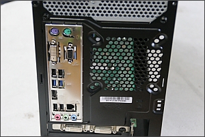 SST-PS08BのPCケース背面